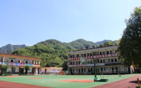 寧強縣鐵鎖關鎮(zhèn)周家壩小學“農(nóng)耕文化”進校園縮略圖