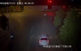 駕駛?cè)苏厥绿右?，被漢中交警查獲縮略圖